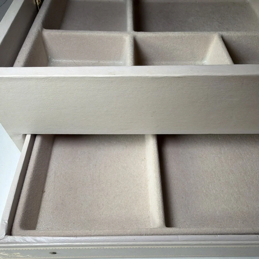 Vintage Mele 3-tier Jewelry Box Gold Trim/Cream With Taupe Interior